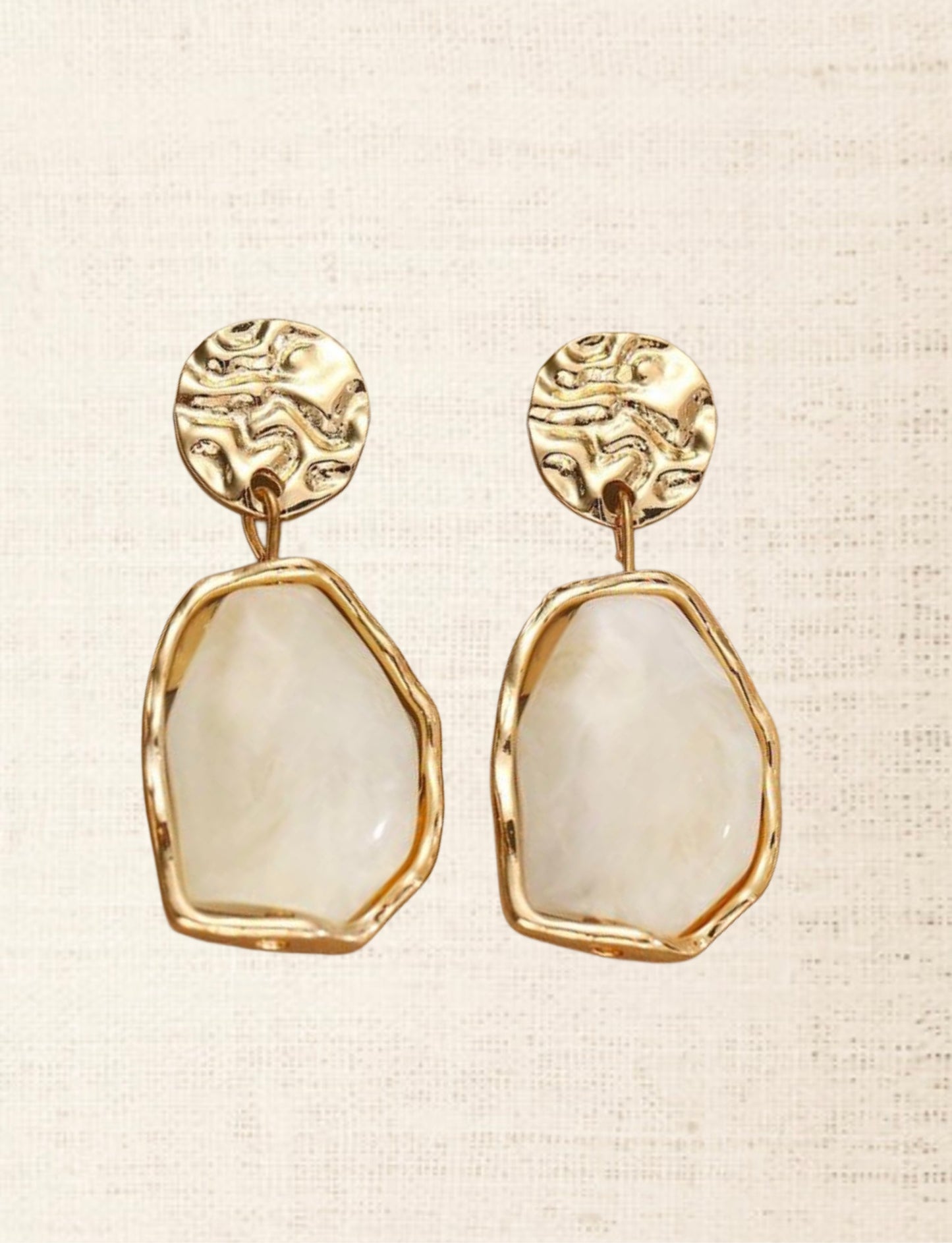 Beige Quartz and Gold Earrings