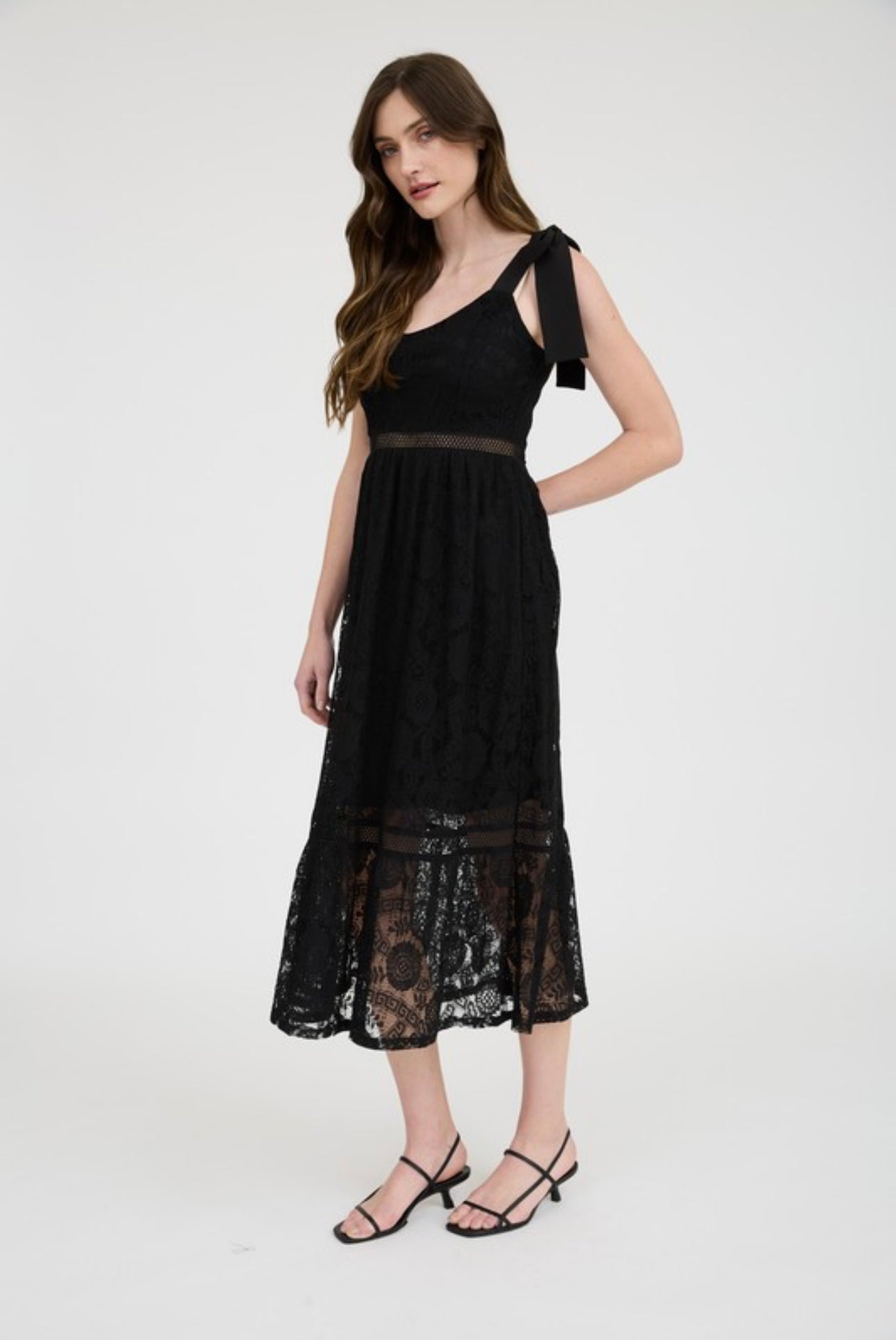 Bow Shoulders Lace Maxi Dress