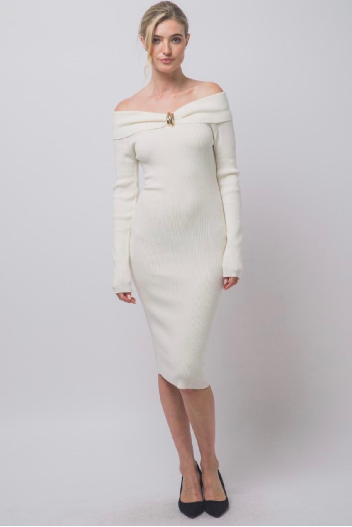Off-the-Shoulder Front Gold Twist Long Sleeve Ribbed Midi Dress