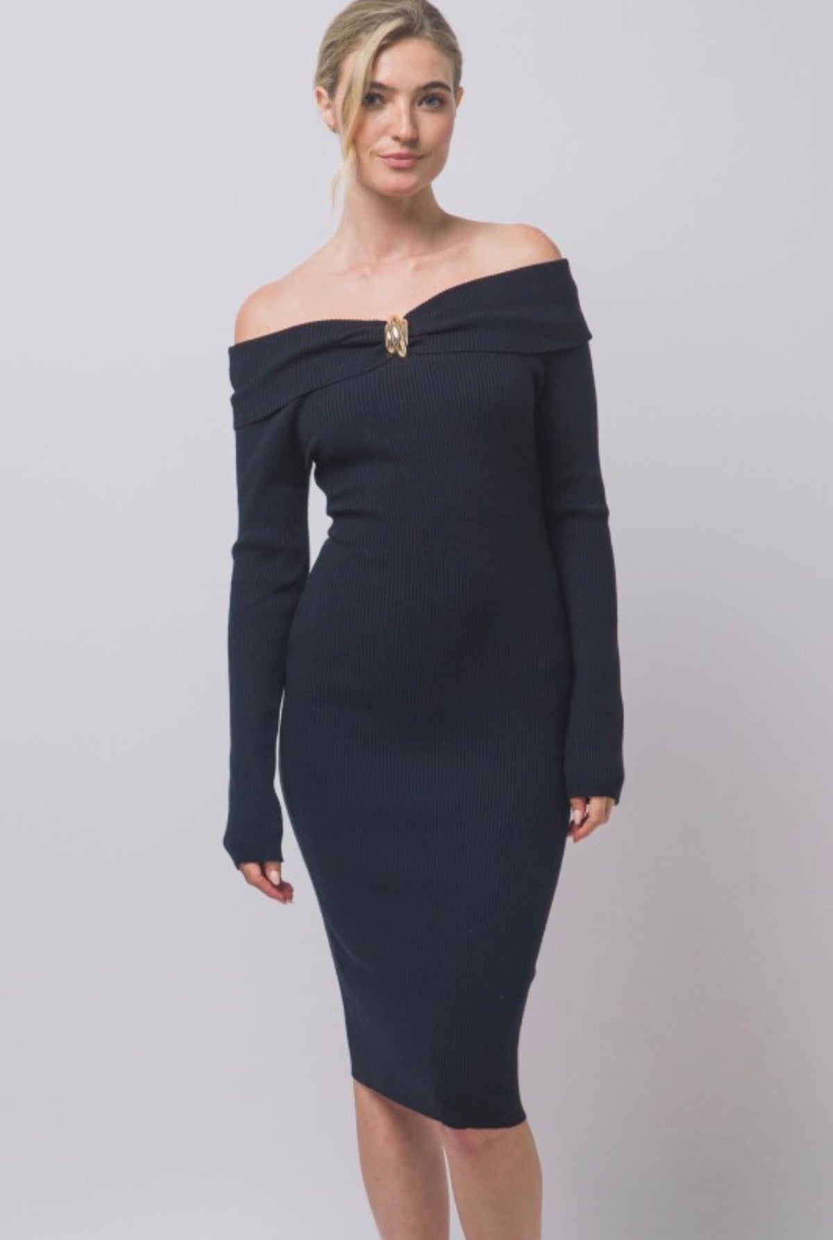 Off-the-Shoulder Front Gold Twist Long Sleeve Ribbed Midi Dress