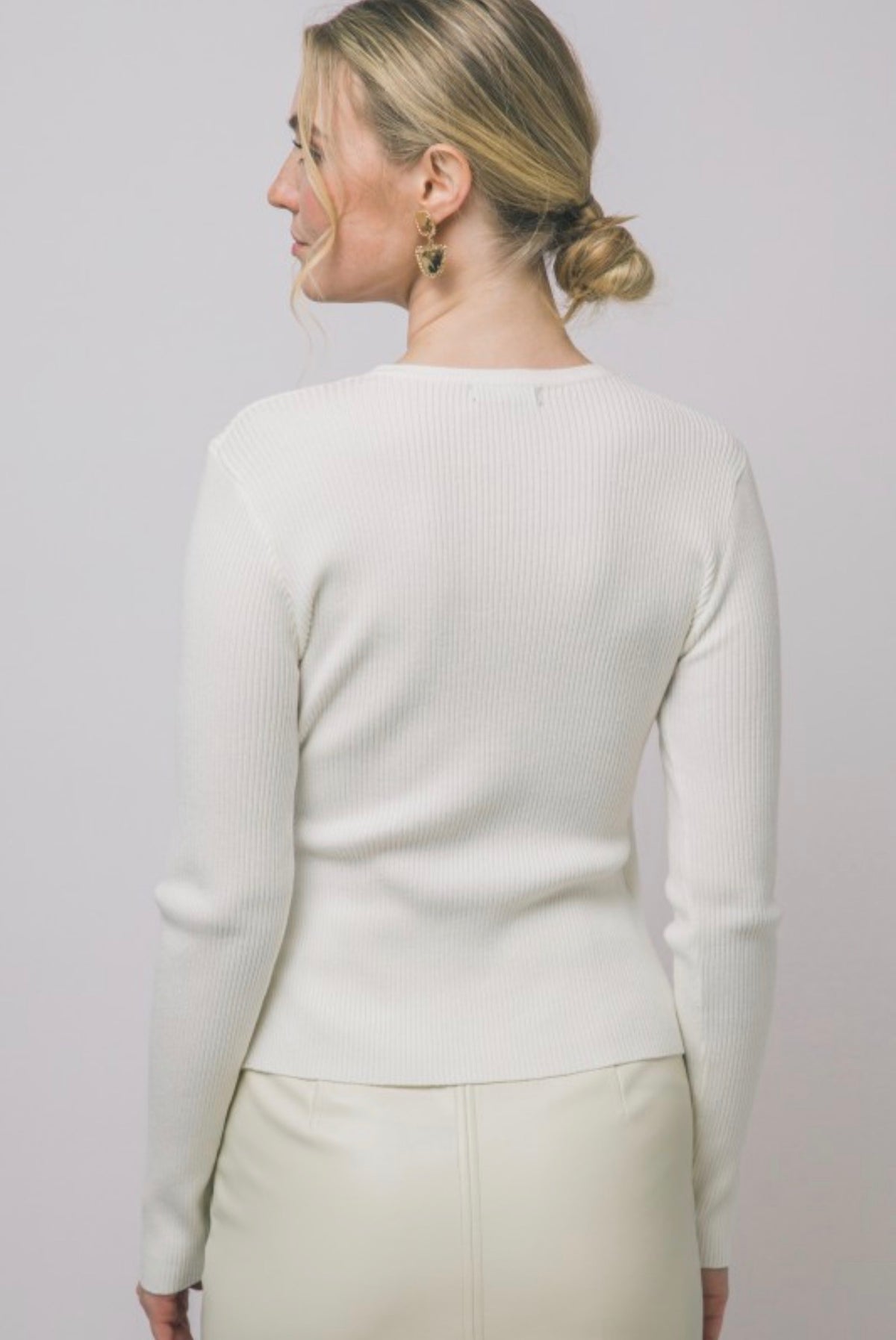 Rib Wrap V Neck Long Sleeve with Gold Accent