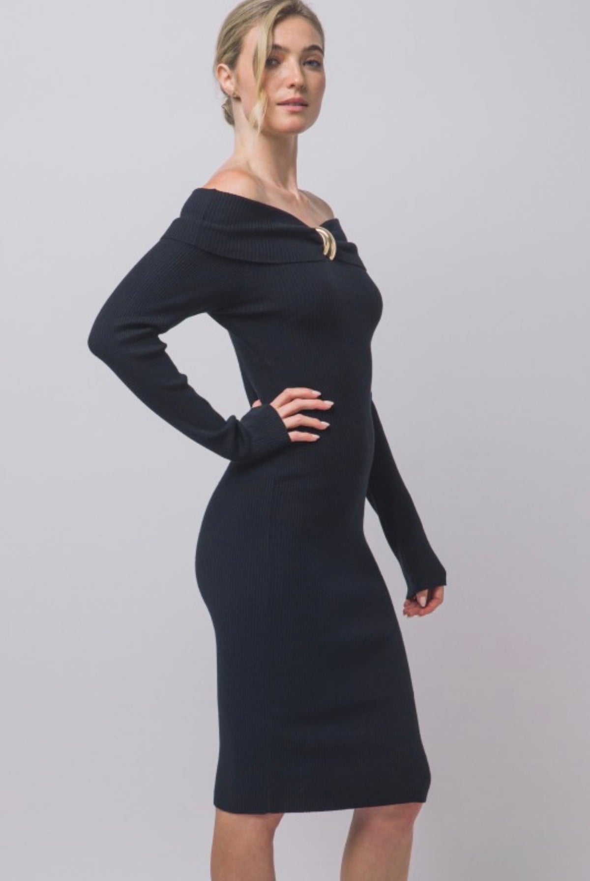 Off-the-Shoulder Front Gold Twist Long Sleeve Ribbed Midi Dress