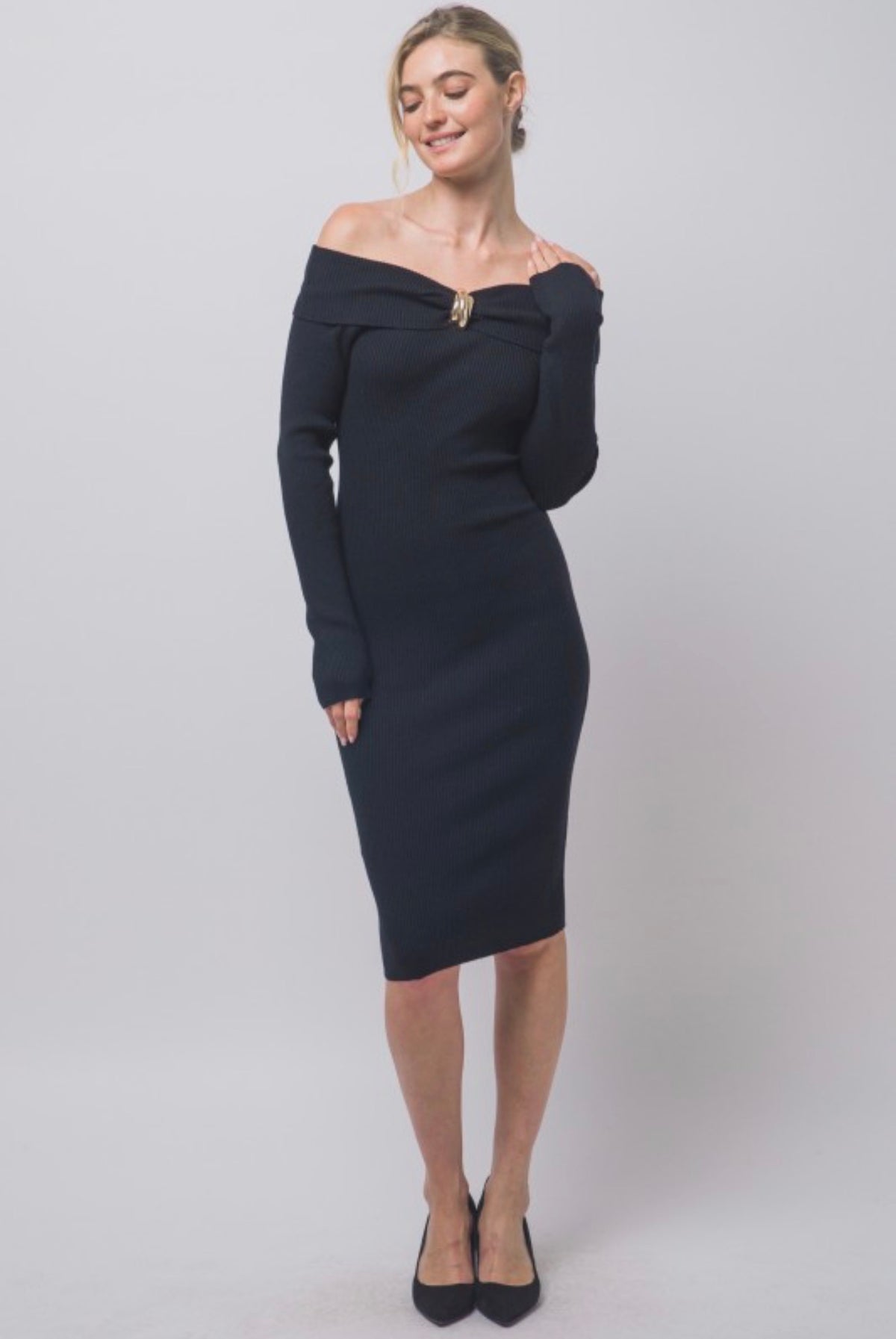 Off-the-Shoulder Front Gold Twist Long Sleeve Ribbed Midi Dress